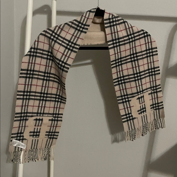 Burberry Scarf - Picture 1 of 5